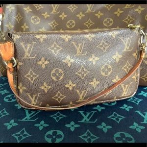 💲SALE ⬇️🥳💯Louis Vuitton pochette handbag